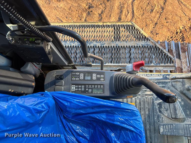 image for item DU6946 2006 Komatsu  PC600LC excavator