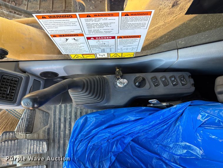 image for item DU6946 2006 Komatsu  PC600LC excavator