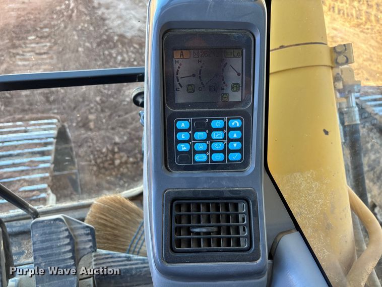 image for item DU6946 2006 Komatsu  PC600LC excavator