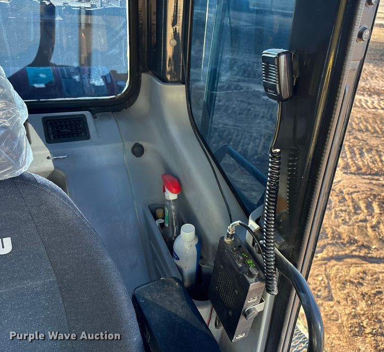 image for item DU6946 2006 Komatsu  PC600LC excavator