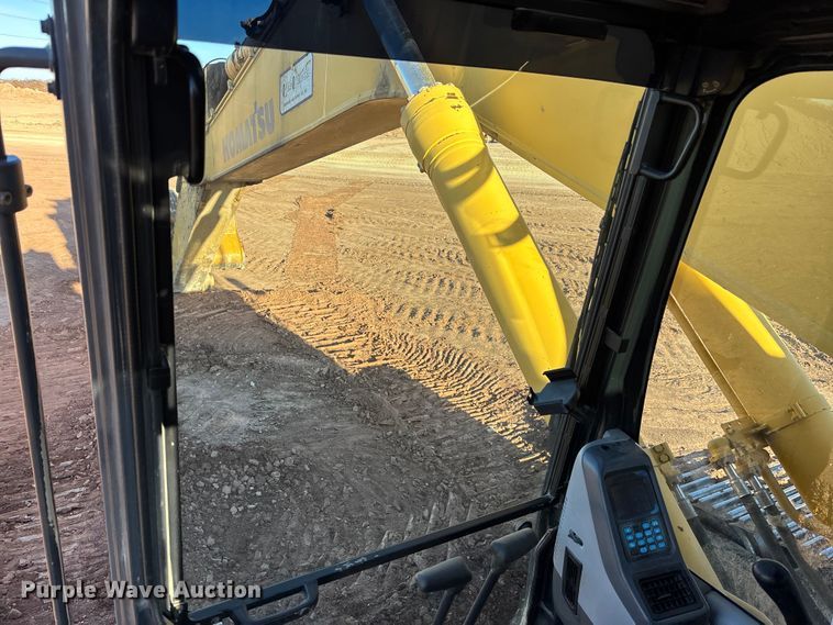 image for item DU6946 2006 Komatsu  PC600LC excavator