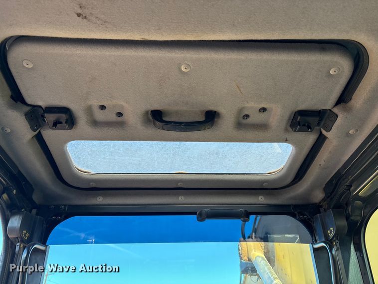 image for item DU6946 2006 Komatsu  PC600LC excavator