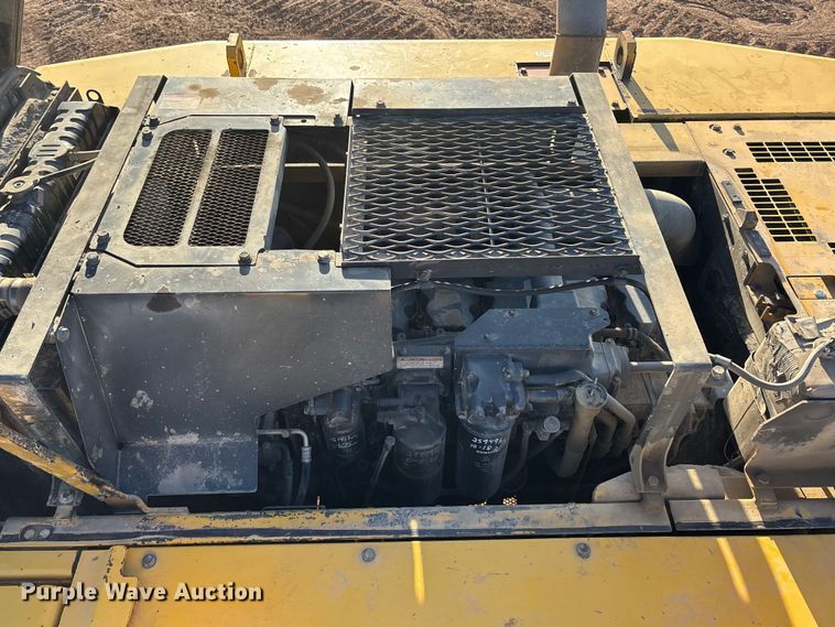 image for item DU6946 2006 Komatsu  PC600LC excavator