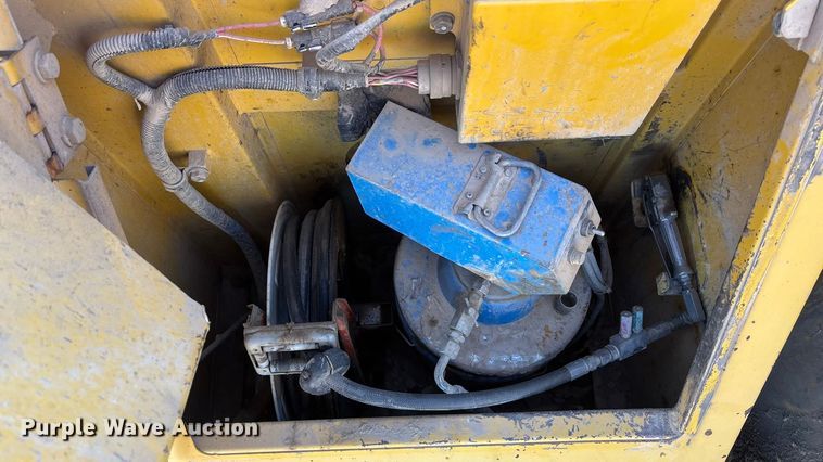 image for item DU6946 2006 Komatsu  PC600LC excavator
