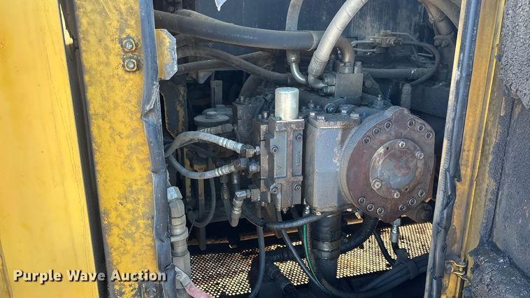 image for item DU6946 2006 Komatsu  PC600LC excavator