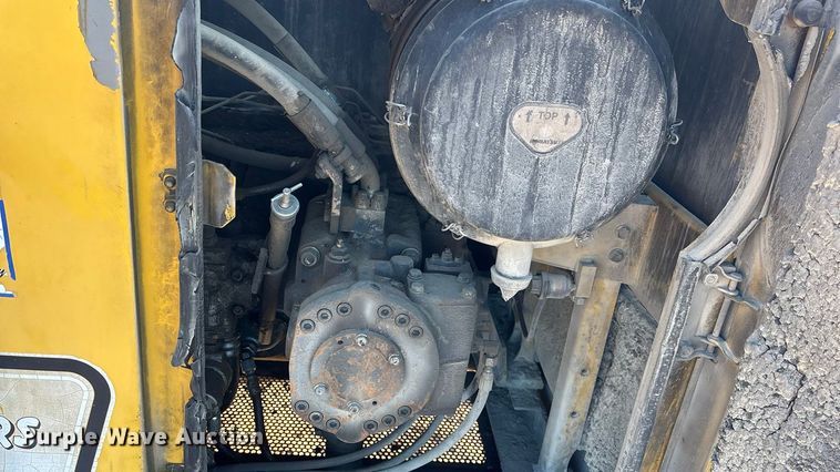 image for item DU6946 2006 Komatsu  PC600LC excavator