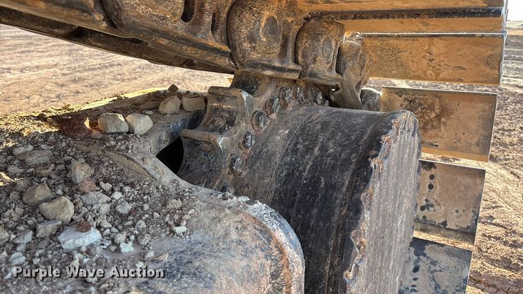 image for item DU6946 2006 Komatsu  PC600LC excavator