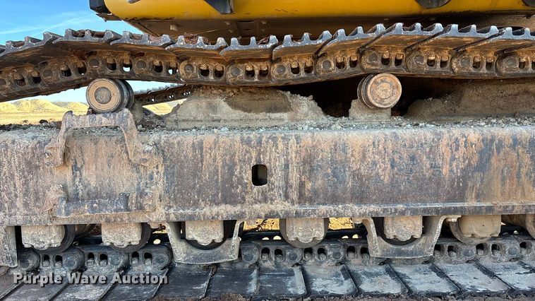 image for item DU6946 2006 Komatsu  PC600LC excavator