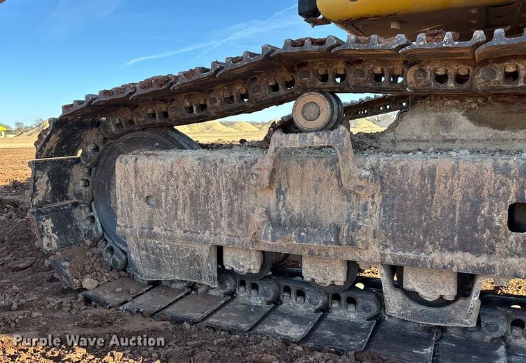 image for item DU6946 2006 Komatsu  PC600LC excavator