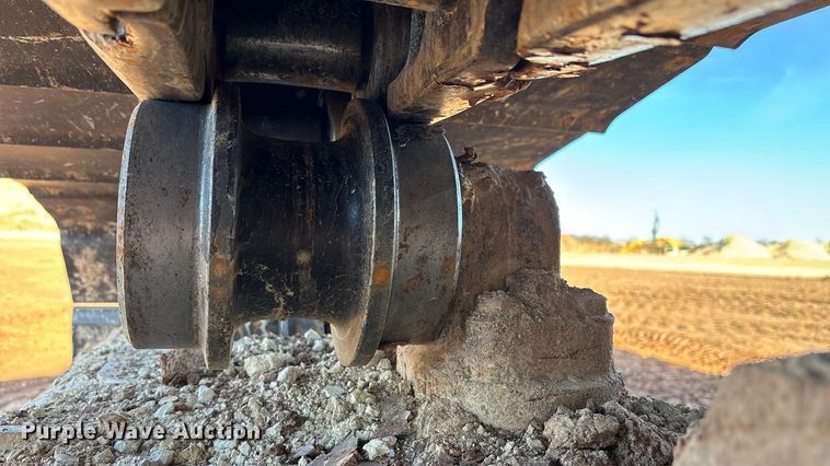 image for item DU6946 2006 Komatsu  PC600LC excavator