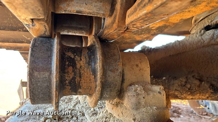 image for item DU6946 2006 Komatsu  PC600LC excavator