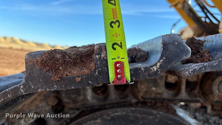 image for item DU6946 2006 Komatsu  PC600LC excavator