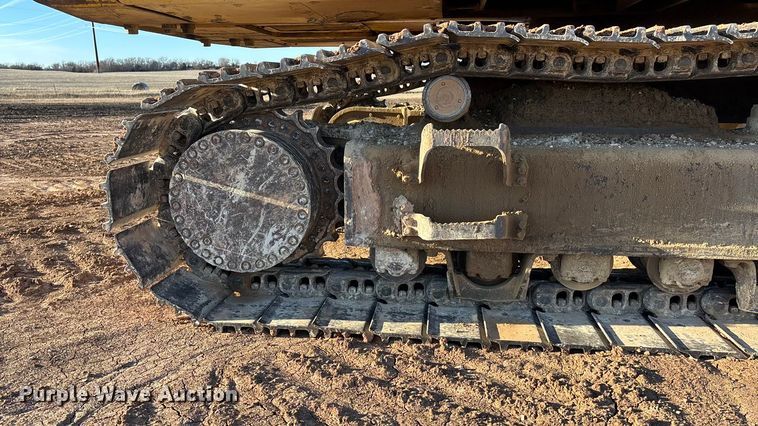 image for item DU6946 2006 Komatsu  PC600LC excavator