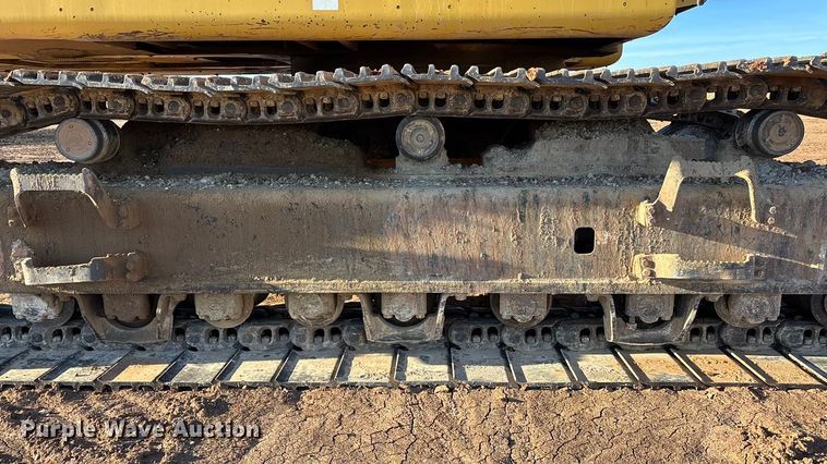 image for item DU6946 2006 Komatsu  PC600LC excavator