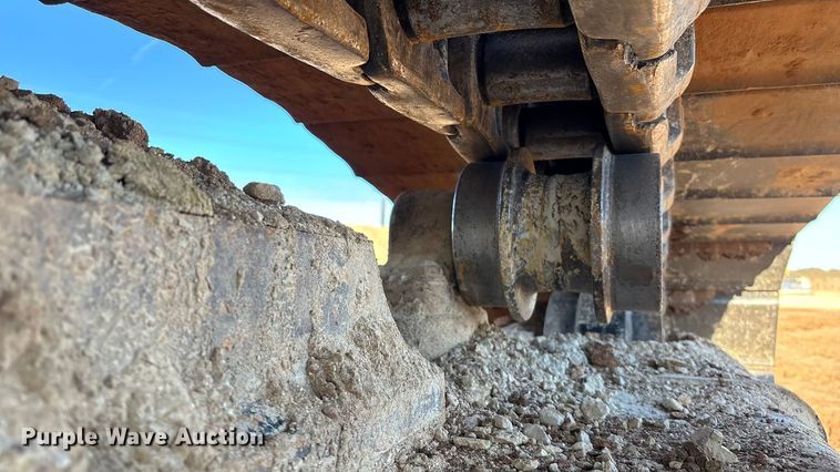 image for item DU6946 2006 Komatsu  PC600LC excavator