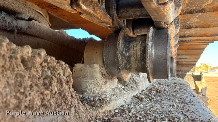 image for item DU6946 2006 Komatsu  PC600LC excavator