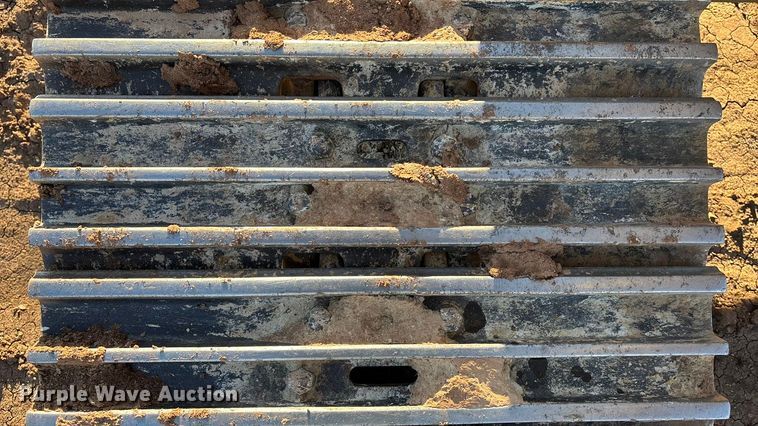 image for item DU6946 2006 Komatsu  PC600LC excavator