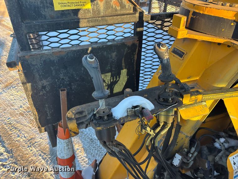 image for item DU6967 2008 Ford F650 crane grapple truck