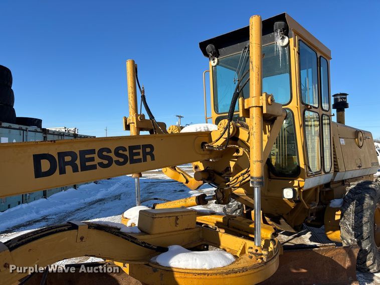 image for item DU6968 Dresser 830 motor grader