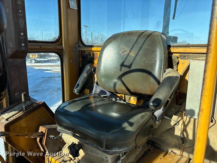 image for item DU6968 Dresser 830 motor grader