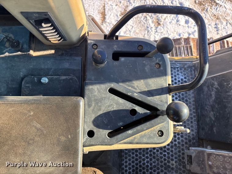 image for item DU6970 2000 Caterpillar 963C loader