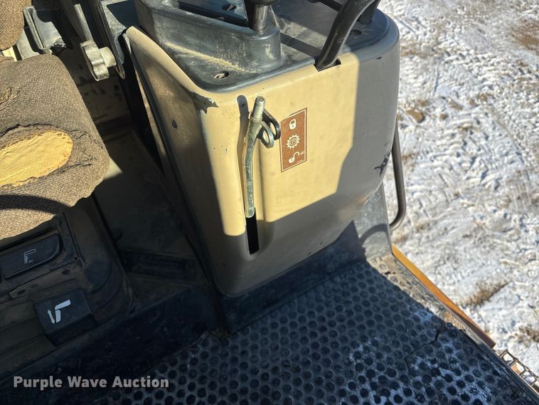 image for item DU6970 2000 Caterpillar 963C loader