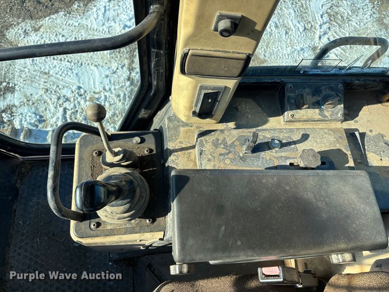 image for item DU6970 2000 Caterpillar 963C loader