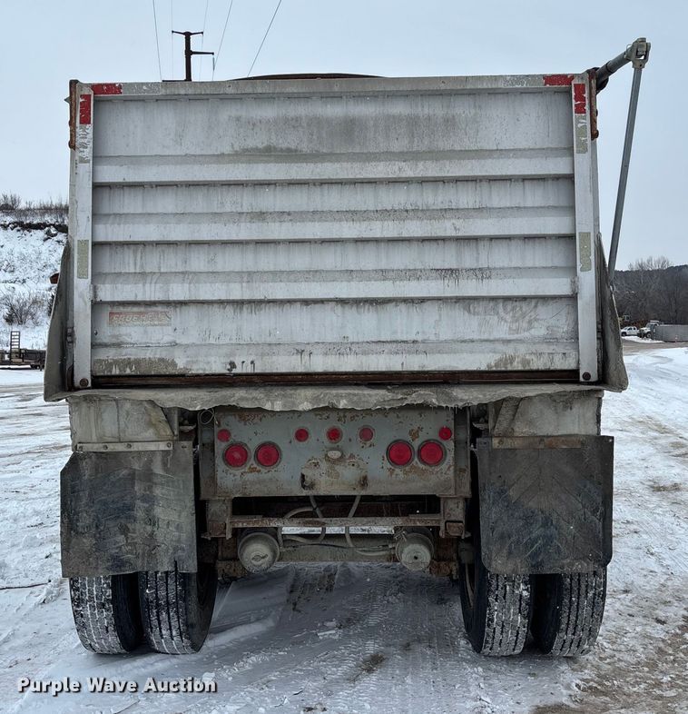 image for item DU6995 1989 Fruehauf end dump trailer