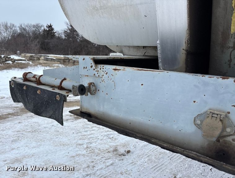 image for item DU6995 1989 Fruehauf end dump trailer