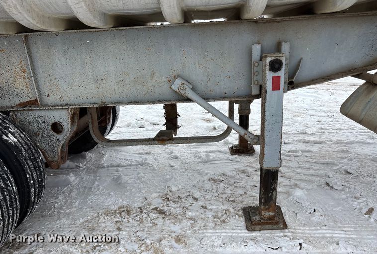 image for item DU6995 1989 Fruehauf end dump trailer