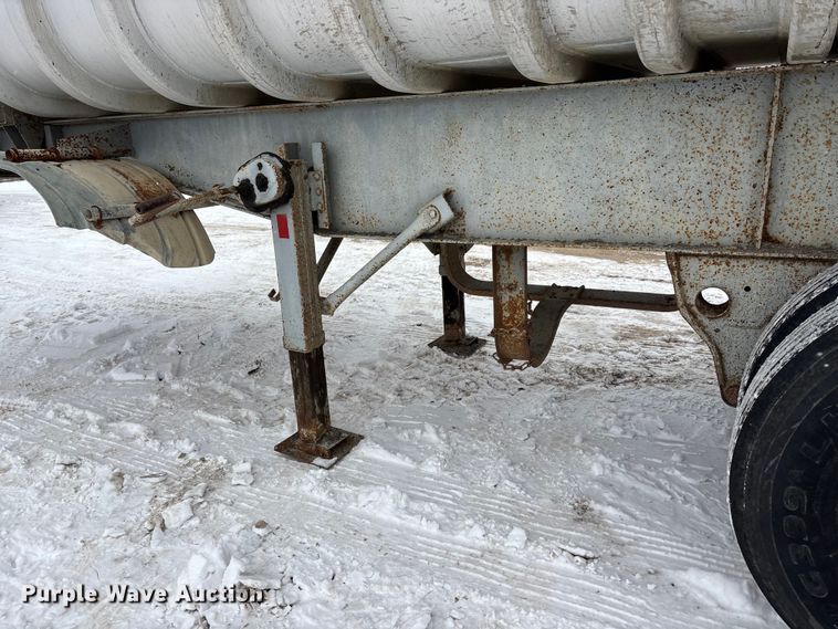 image for item DU6995 1989 Fruehauf end dump trailer