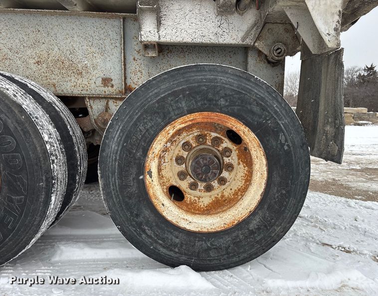 image for item DU6995 1989 Fruehauf end dump trailer