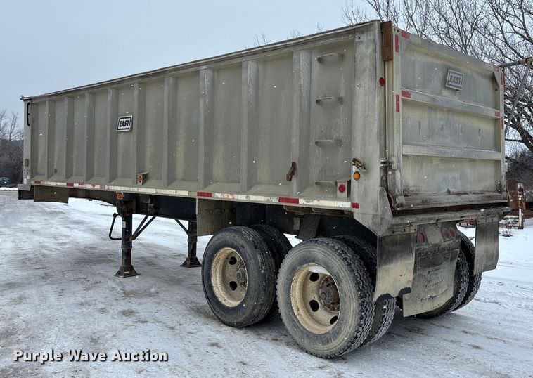 image for item DU6996 2006 East end dump trailer