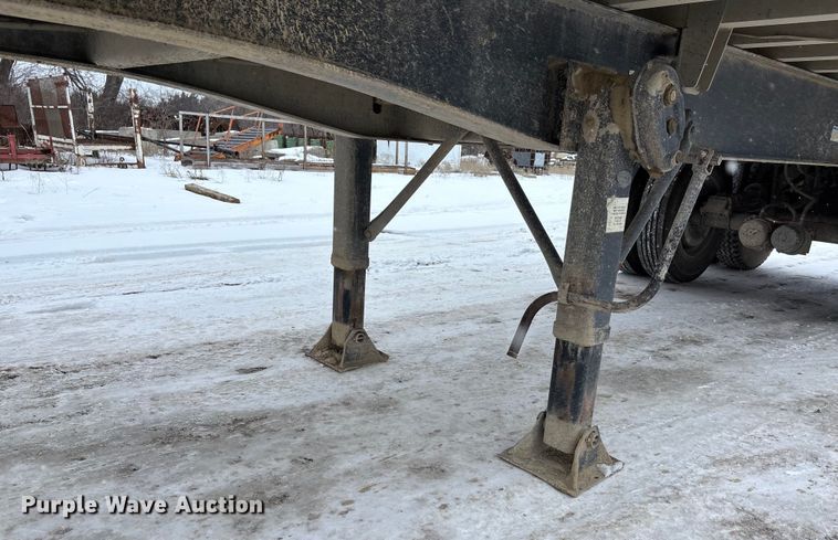 image for item DU6996 2006 East end dump trailer