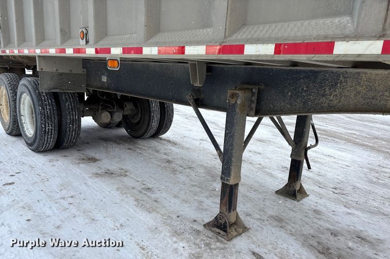 image for item DU6996 2006 East end dump trailer