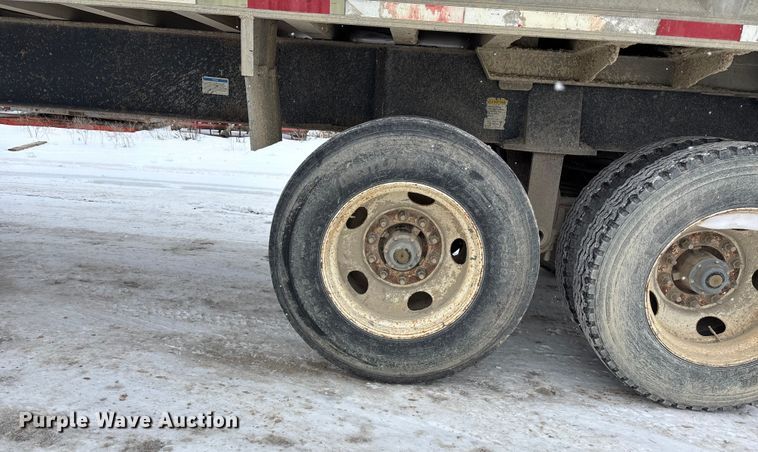 image for item DU6996 2006 East end dump trailer