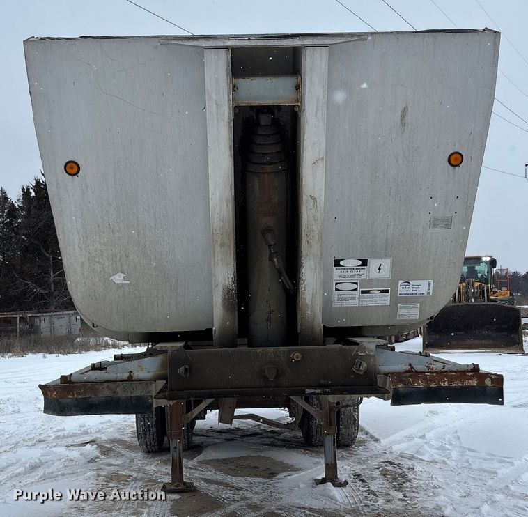image for item DU6997 1989 Fruehauf end dump trailer