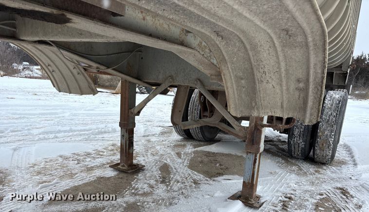 image for item DU6997 1989 Fruehauf end dump trailer