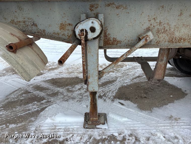 image for item DU6997 1989 Fruehauf end dump trailer