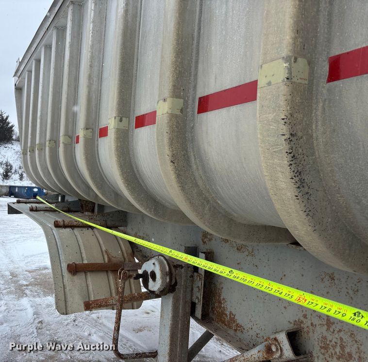 image for item DU6997 1989 Fruehauf end dump trailer
