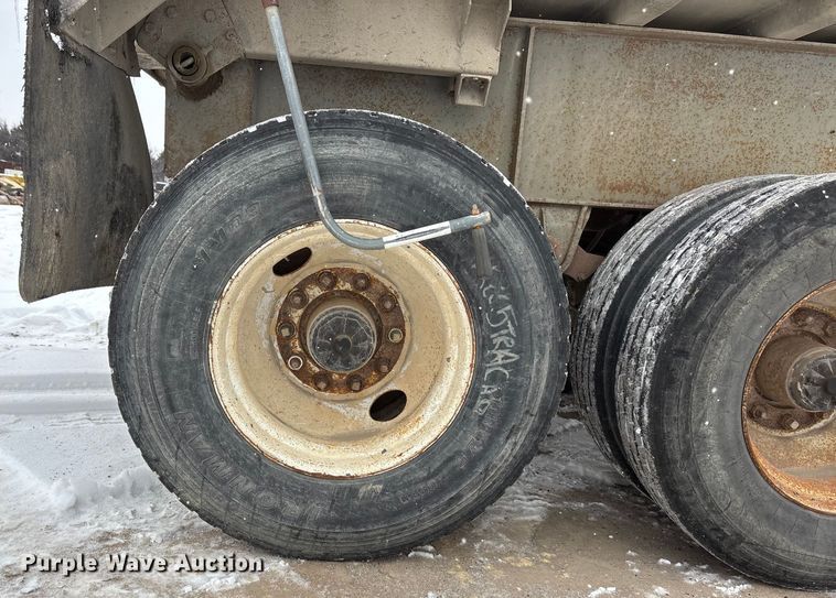 image for item DU6997 1989 Fruehauf end dump trailer