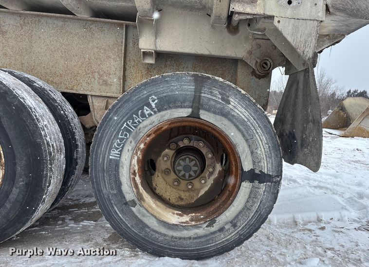 image for item DU6997 1989 Fruehauf end dump trailer