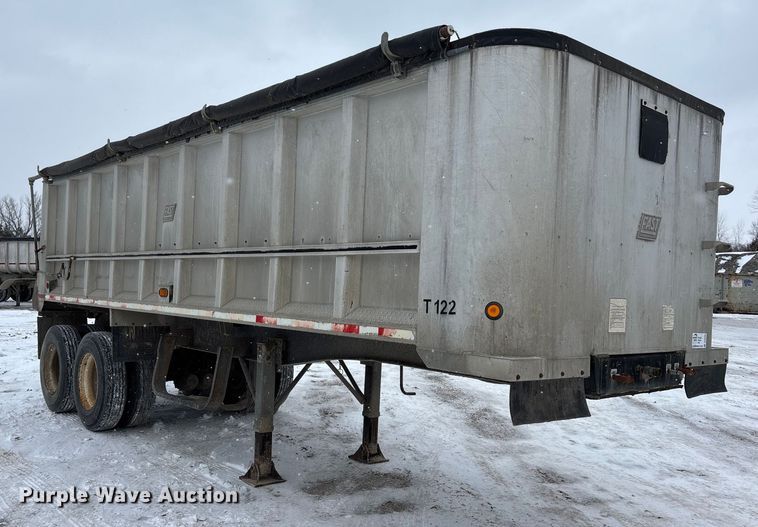 image for item DU6998 2000 East end dump trailer