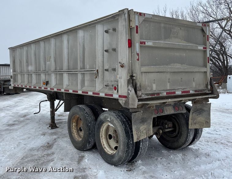 image for item DU6998 2000 East end dump trailer