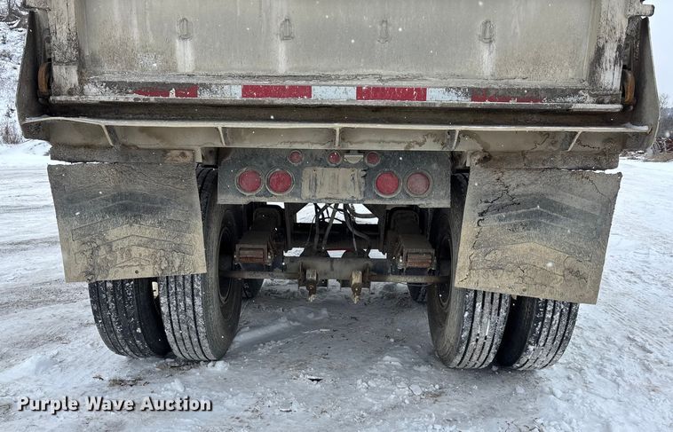 image for item DU6998 2000 East end dump trailer
