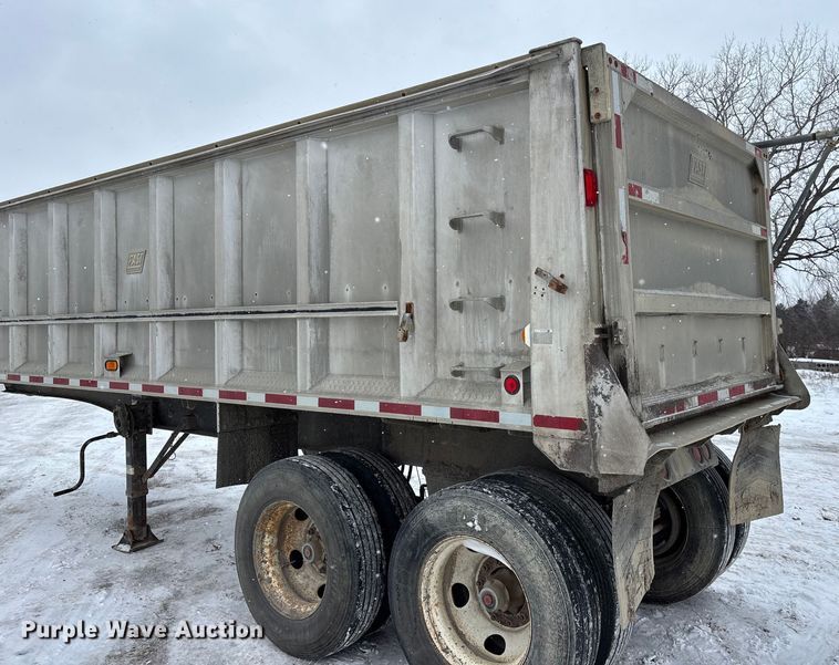 image for item DU6998 2000 East end dump trailer
