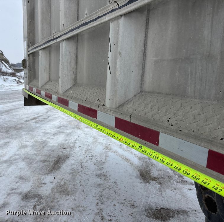 image for item DU6998 2000 East end dump trailer