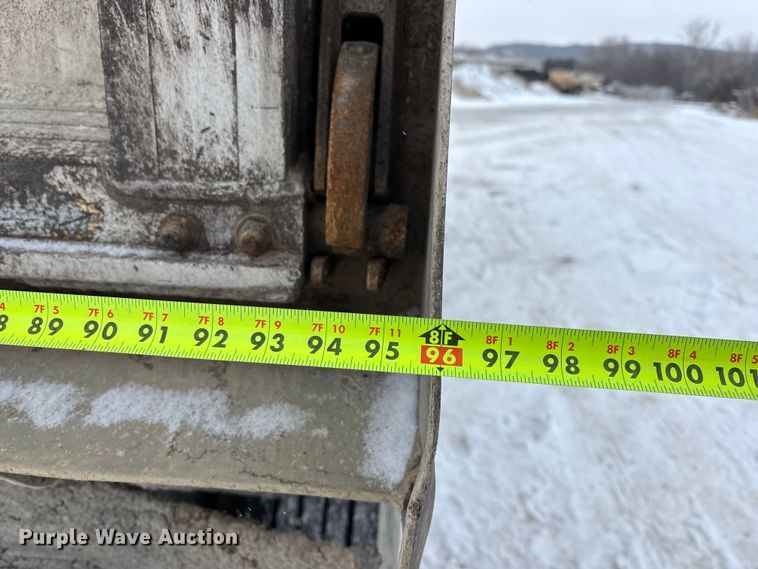 image for item DU6998 2000 East end dump trailer