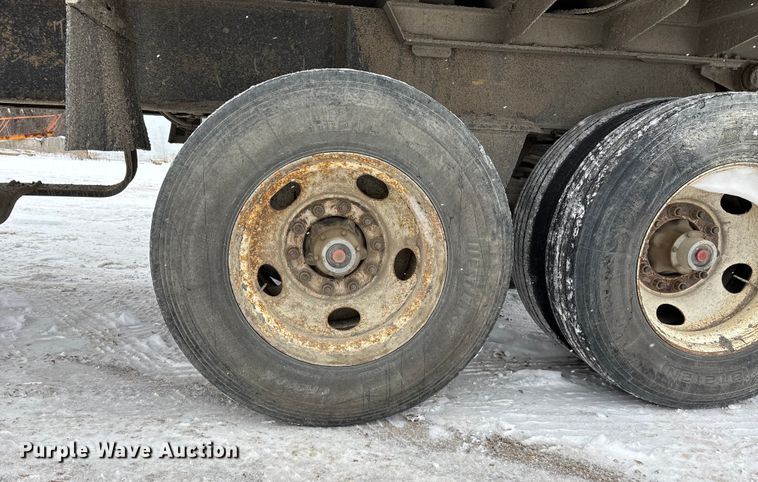 image for item DU6998 2000 East end dump trailer