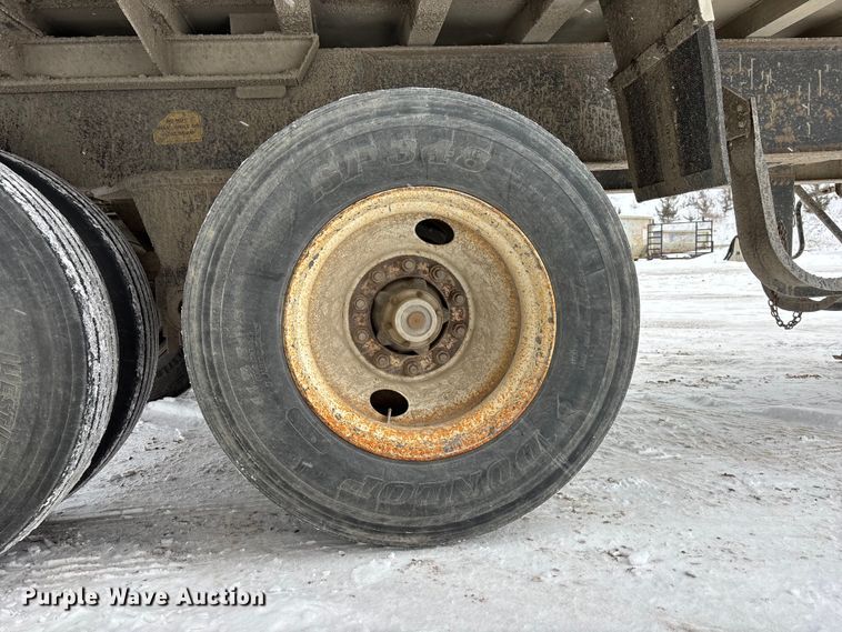 image for item DU6998 2000 East end dump trailer